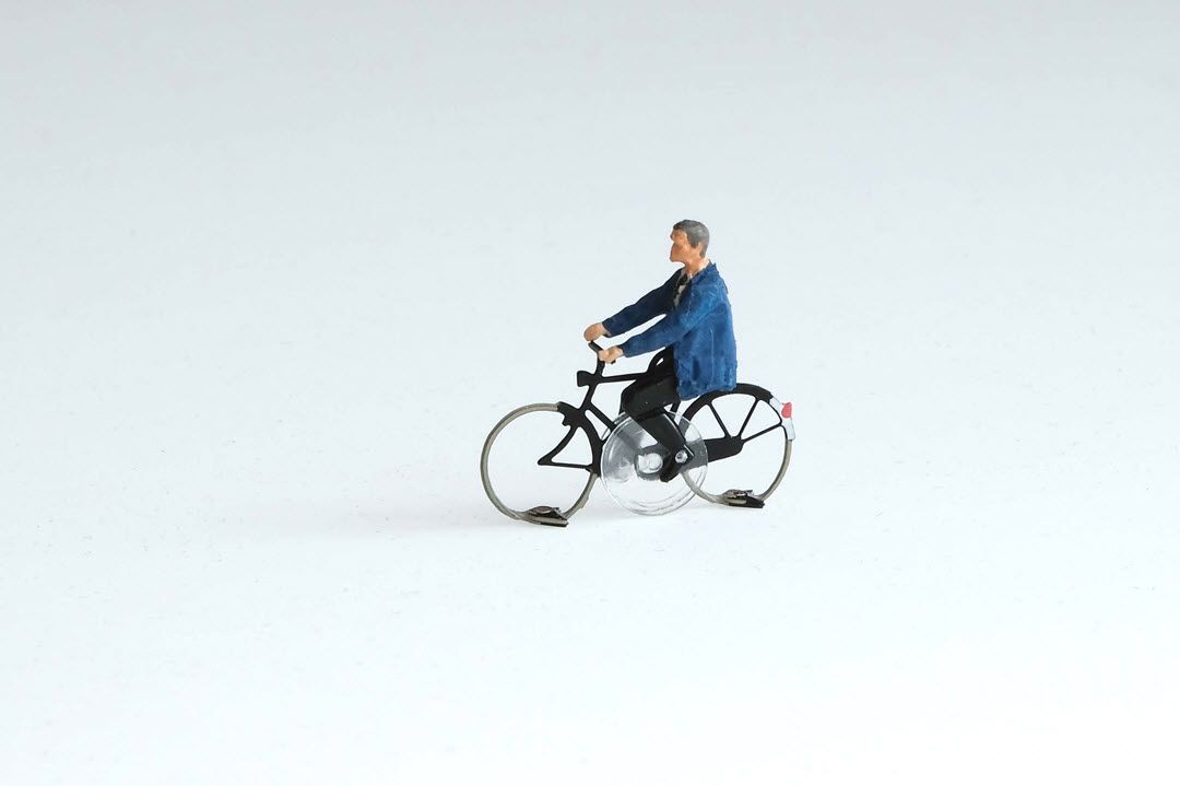Magnorail KKa-2 - Male cyclist