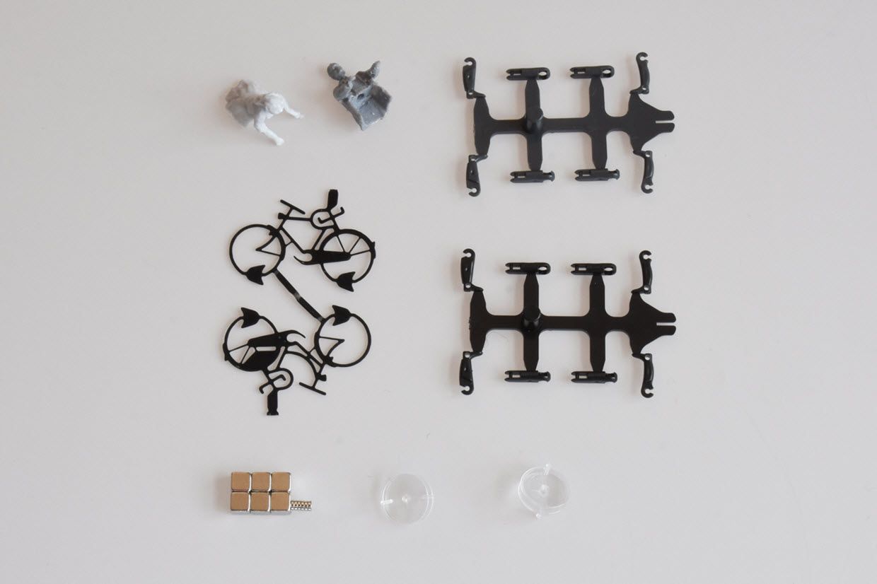 Magnorail EF-2 - Pair of cyclists